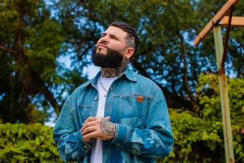 Farruko Drives ‘Pasajero’ to No. 1 on Latin Airplay