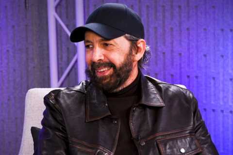 Juan Luis Guerra Talks ‘Radio Güira’ EP, ‘Capitán Avispa’ Film, Writing Music for His Wife & More | ..