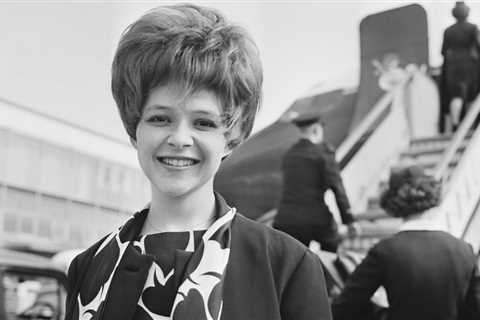 Will Brenda Lee’s ‘Christmas Tree’ Chart-Topper Lead to the Next Holiday No. 1 on the Hot 100?