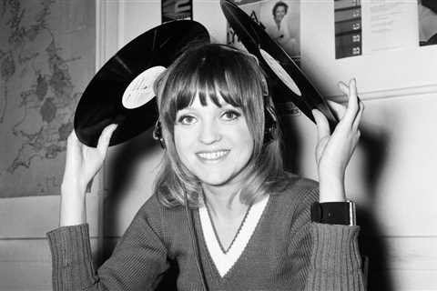 Annie Nightingale, BBC Radio 1’s First Female DJ, Dies At 83