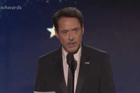 Robert Downey Jr. Reads His Worst Reviews During Critics Choice Acceptance