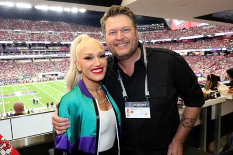 Gwen Stefani Talks ‘Crazy’ No Doubt Reunion, Performs Romantic ‘Purple Irises’ With Blake Shelton..