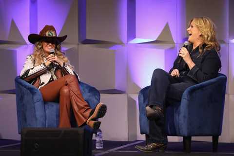 Lainey Wilson, Trisha Yearwood Discuss Early Country Radio Struggles & Advice From Dolly Parton..