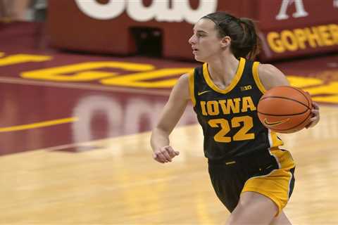 Caitlin Clark declares for 2024 WNBA Draft