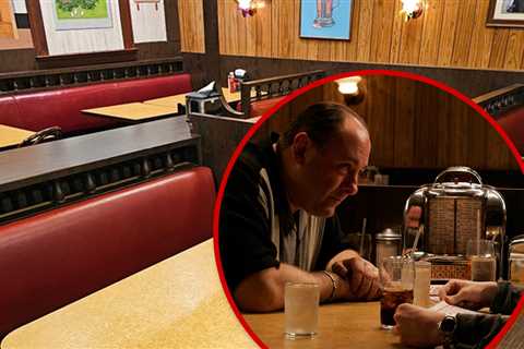 'The Sopranos' Diner Booth From Finale Sells For Over $82,000