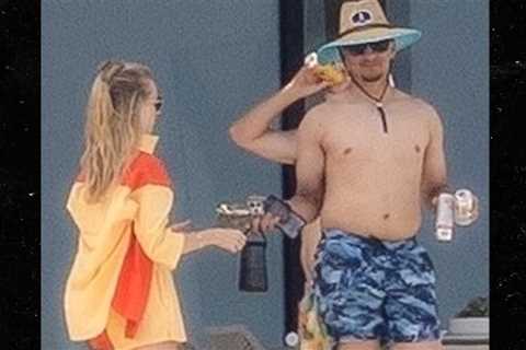 Patrick Mahomes Goes Shirtless on Mexico Vacation With Family