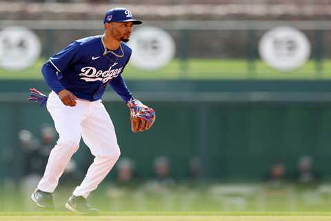 Dodgers making shock Mookie Betts change amid Gavin Lux’s brutal spring defense