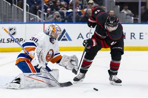 Ilya Sorokin struggles again as Islanders drop fifth straight game