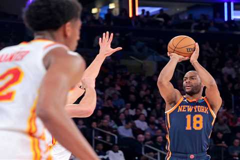 Struggling Alec Burks misses Knicks’ win over Pistons with sprained shoulder