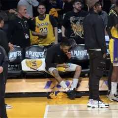 D’Angelo Russell has strange bench moment in middle of Lakers’ playoff disaster