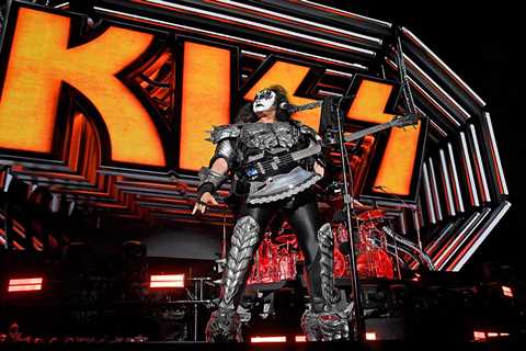 Kiss Sells Catalog, Name, Logo and Makeup Rights for $300 Million