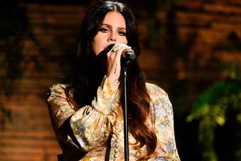 Yes, Lana Del Rey’s Headlining Coachella Set Was Perplexing — And Profound