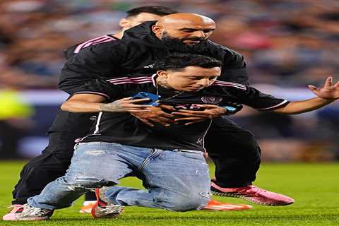 Lionel Messi’s bodyguard sprints to tackle fan who ran onto field