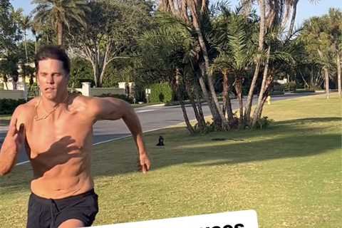 Tom Brady has still got it ‘24 years later’ in shirtless running video