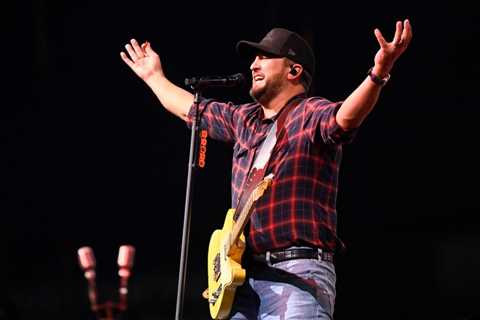 Luke Bryan Falls Onstage on Fan’s Cellphone, Jokes ‘My Lawyer Will Be Calling’