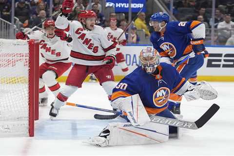 Islanders give Ilya Sorokin the hook in Game 3 disaster