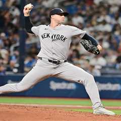 Yankees’ Clay Holmes hangs on for save despite lack of control