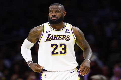 LeBron James ‘bristled’ at Darvin Ham’s plan for him that Lakers quickly scrapped