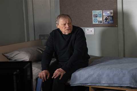 Coronation Street: Why Roy Cropper is Behind Bars