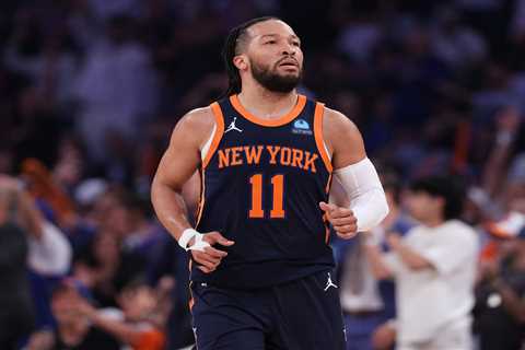 Jalen Brunson exits Game 2 with foot injury in massive Knicks worry