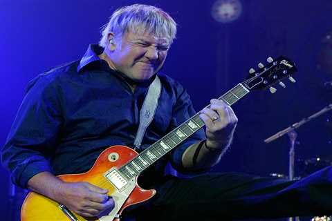 Alex Lifeson Says a Rush Reunion 'Would Just Be a Money Ploy'