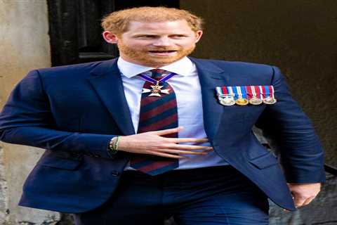 Prince Harry compared to Edward VIII by royal historian