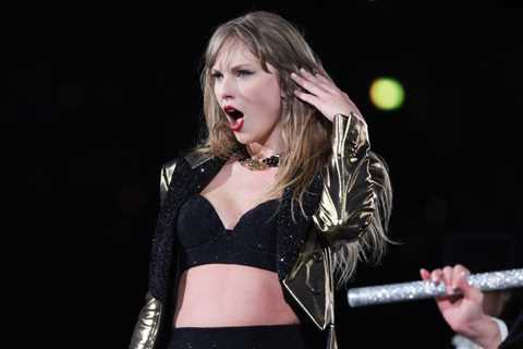 Taylor Swift Pips Kings Of Leon For U.K. Chart Crown