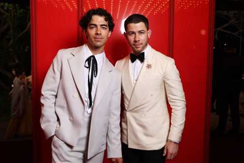 Joe & Nick Jonas Team Up for Surprise ‘Cake By the Ocean’ Performance at Cannes Film Festival..