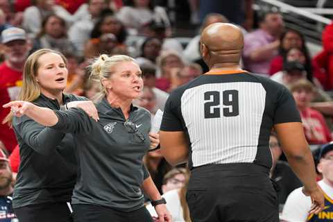 Fever coach Christie Sides erupts at referees after Caitlin Clark no-call