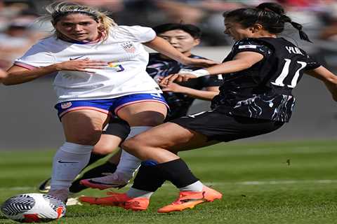 USWNT’s Korbin Albert is booed entering match in Pride jersey after controversial anti-LGBTQ posts