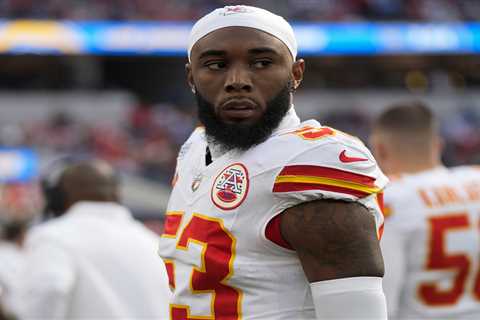 Chiefs’ BJ Thompson suffers seizure, goes into cardiac arrest during team meeting