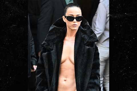 Topless Katy Perry Wows Everyone at Paris Fashion Week