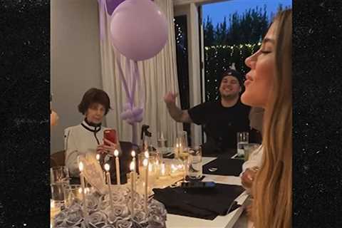 Rob Kardashian Makes Rare Appearance at Khloe Kardashian's Birthday Celebration