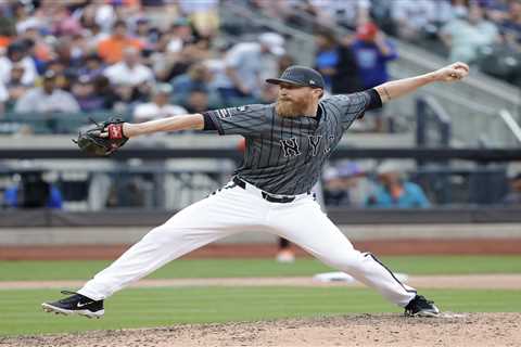 Mets blow five-run lead as bullpen crumbles in loss to Astros