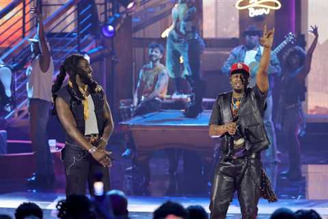 Shaboozey Gets ‘Tipsy’ With Help From J-Kwon at the 2024 BET Awards: Watch the Performance