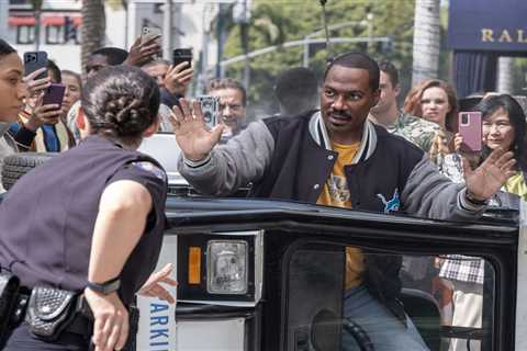 The Rollercoaster Life of Eddie Murphy: Overcoming Tragedy, Family Drama, and New Beginnings