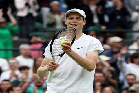 Top-ranked Jannik Sinner toughs out Ben Shelton to punch Wimbledon quarterfinal ticket