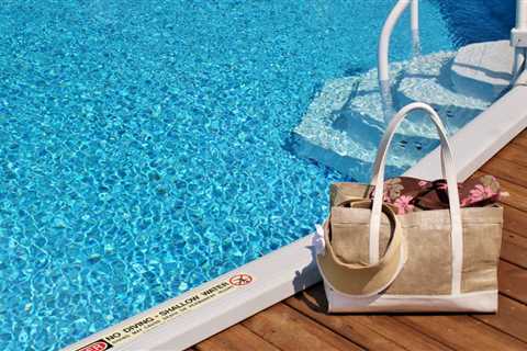 TikTok-Viral Case Mate Beach Tote: Waterproof with Detachable Phone Pouch—Shop Now & Save Up to 30%