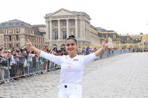 Salma Hayek Got Hyped For Her Olympic Torch Relay Run in Paris By Blasting ‘Lose Yourself,’..