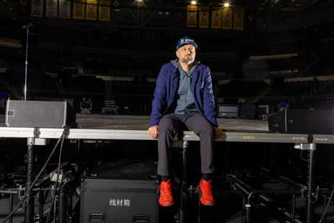 Comedian Nate Bargatze on Breaking Arena Records, Going Viral From ‘SNL’ & Staying Non-Political:..