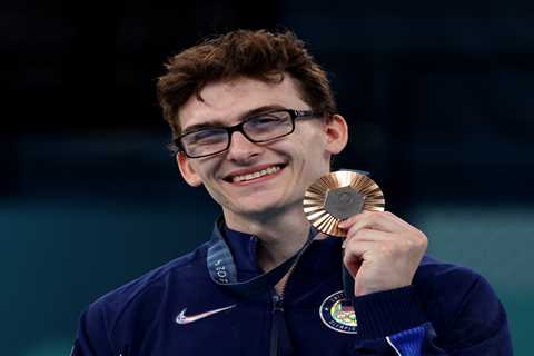 US Olympic pommel horse sensation Stephen Nedoroscik wins individual bronze