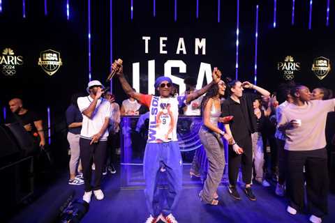 Snoop Dogg Performs at Olympics Party Celebrating Team USA Basketball: Watch