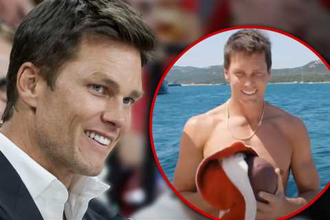 Tom Brady Shows Off Arm On Yacht Trip, Jokes About Unretiring