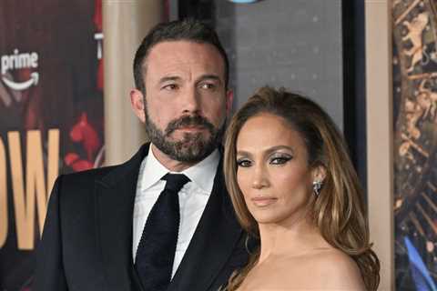 Jennifer Lopez Files For Divorce From Ben Affleck