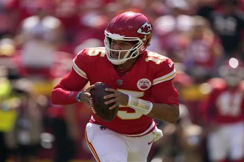 Andy Reid wasn’t impressed with Patrick Mahomes’ behind-the-back pass