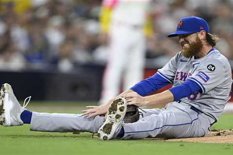 Mets take brutal loss to Padres as Paul Blackburn exits early with hand injury