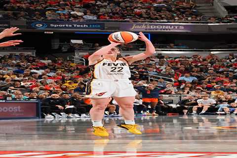 Caitlin Clark sets WNBA single-season rookie 3-point record