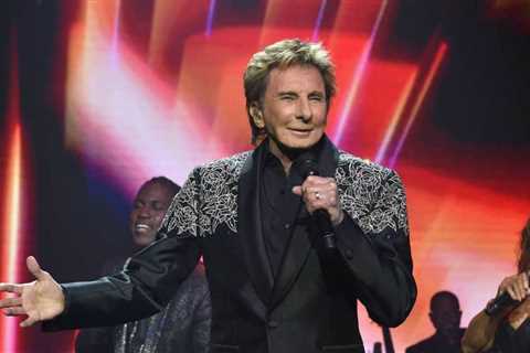 Barry Manilow Sues Hipgnosis for $1.5 Million in Bonus Dispute