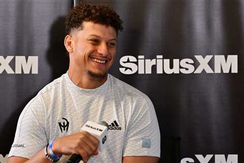 Patrick Mahomes Says Taylor Swift is ‘Really Interested’ in Football – Hollywood Life