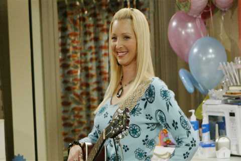 10 Best Phoebe Quotes in ‘Friends,’ Ranked